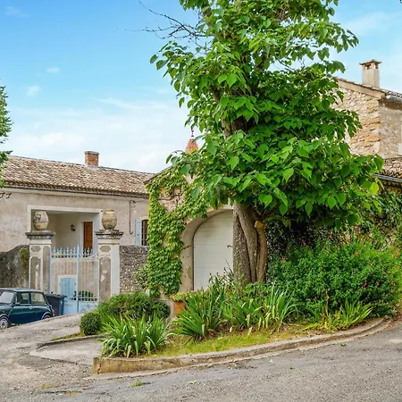 3 Bedroom Gorgeous In Сasa de vacaciones Cornillon